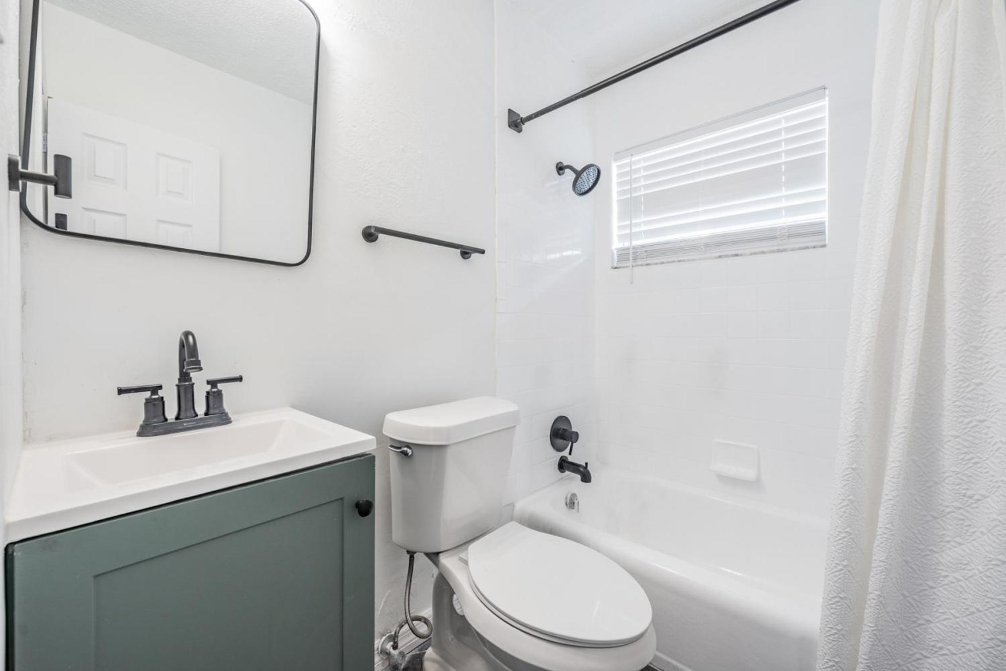 Spacious Studio Apartment Near Nightlife & Dining! Αγία Πετρούπολη Εξωτερικό φωτογραφία